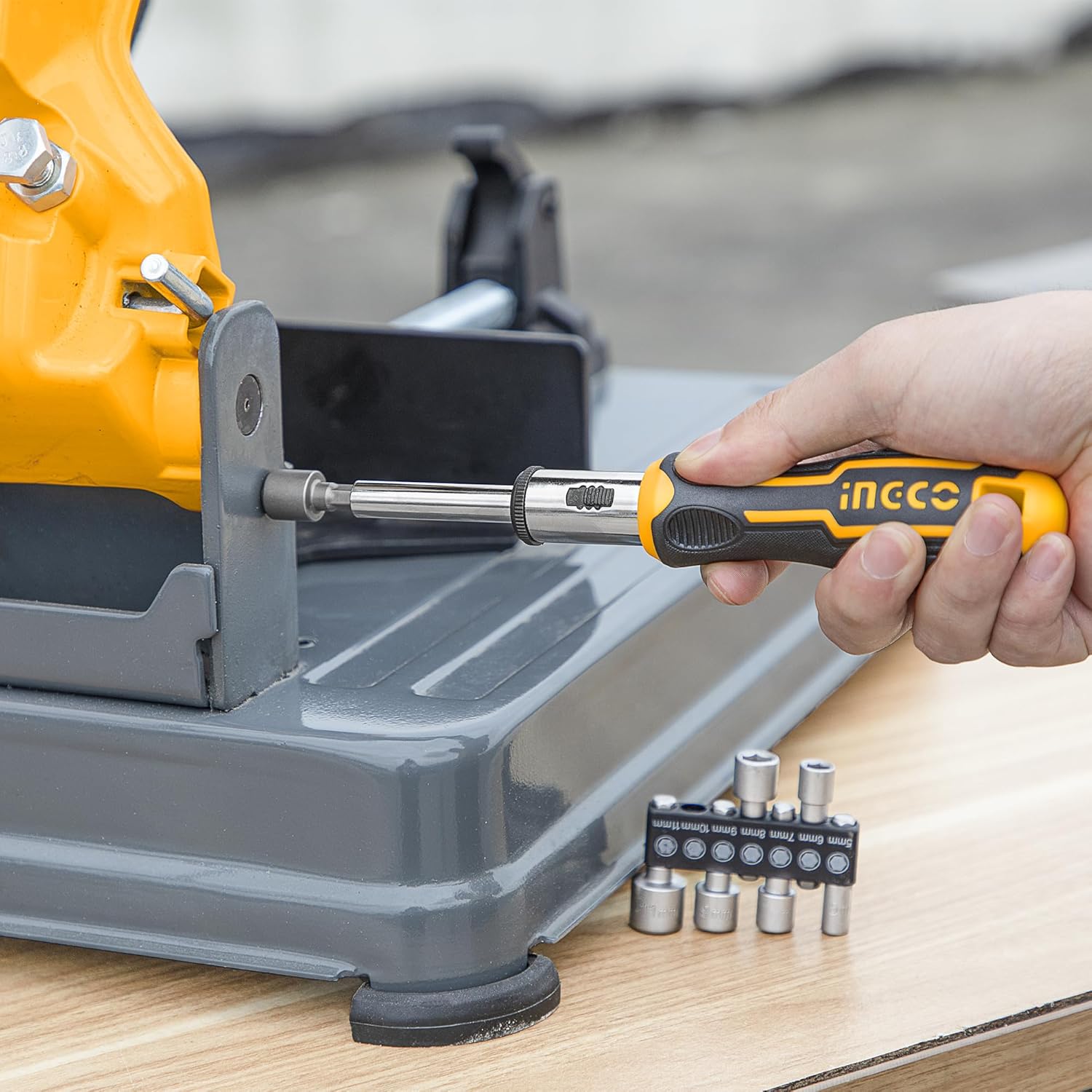 AKISD0201 INGCO 24 PCS SCREWDRIVER SET